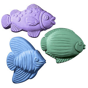 https://www.wholesalesuppliesplus.com/cdn-cgi/image/format=auto/https://www.wholesalesuppliesplus.com/Images/Products/9740-3-Fish-Soap-Mold-1.jpg